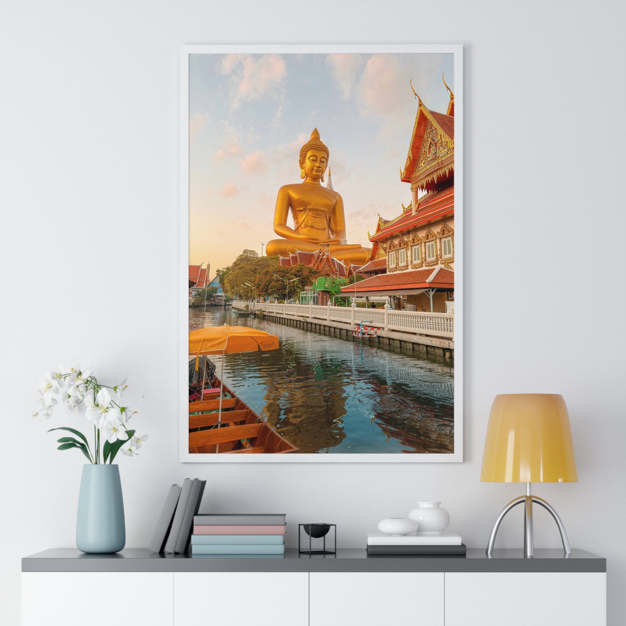 The golden Buddha - Frame