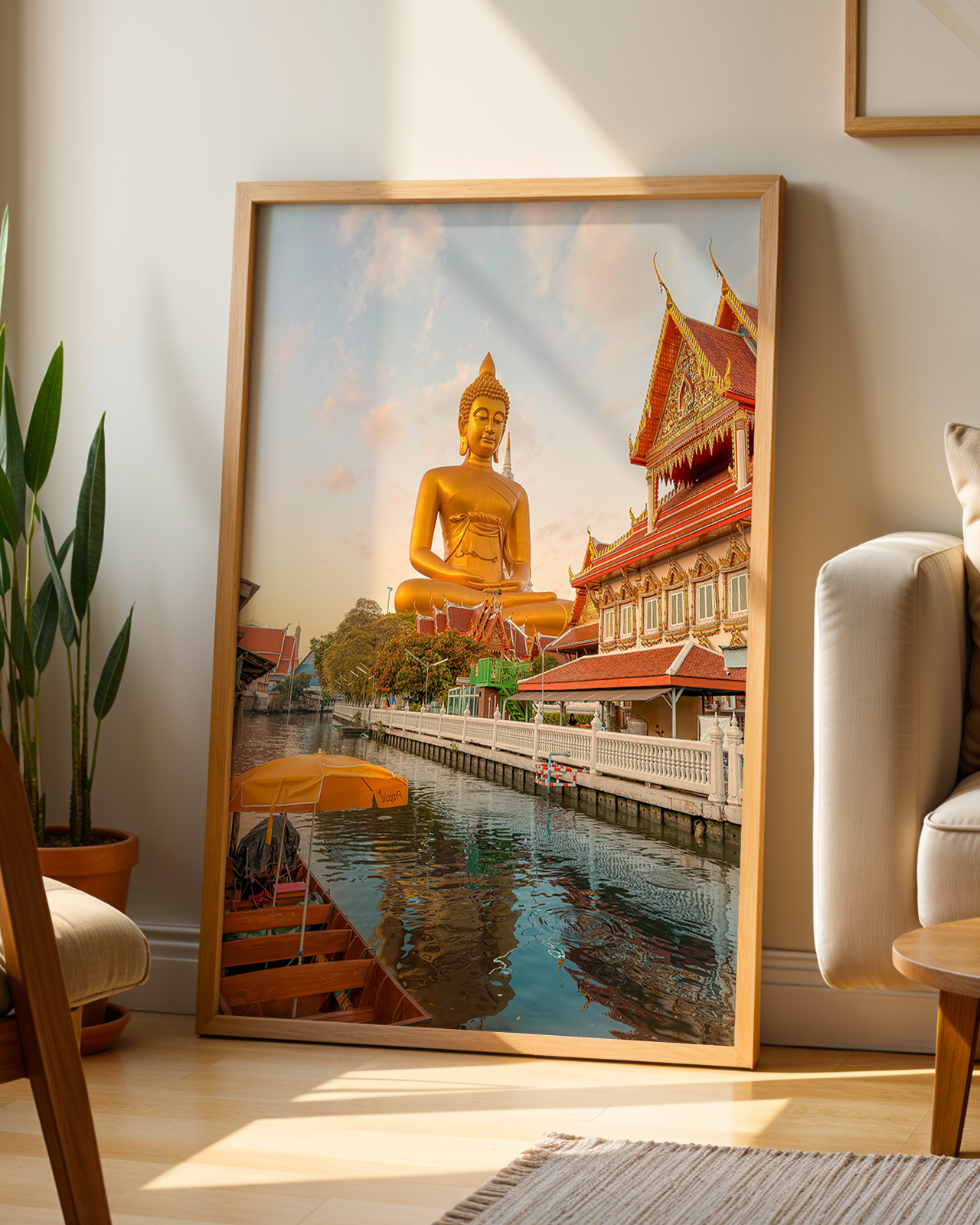 The golden Buddha - Frame