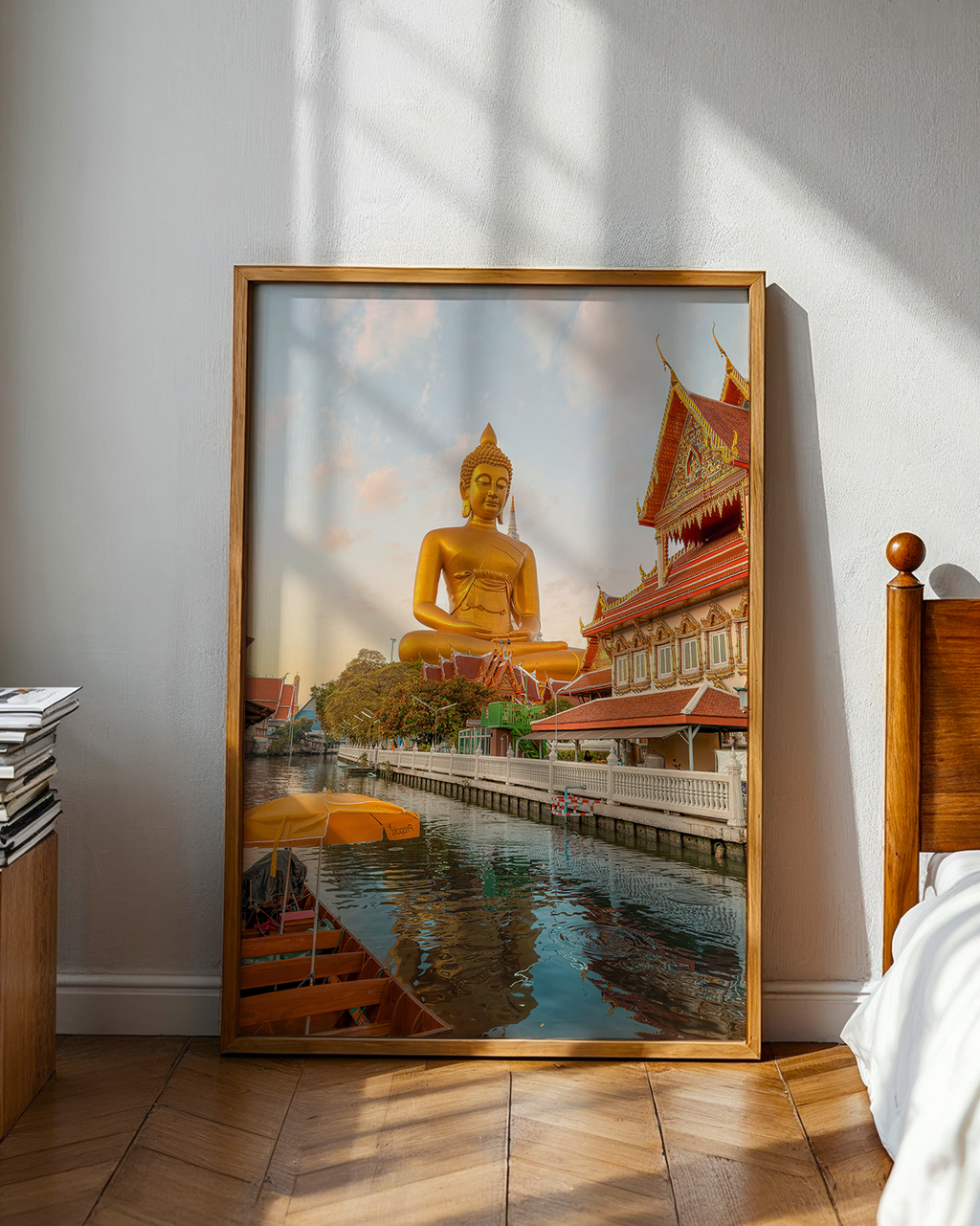 The golden Buddha - Frame